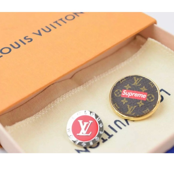 Louis Vuitton Brooch X Supreme Monogram 2pcs set - Picture 1 of 7